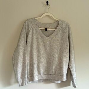 Universal Thread Heather Grey V Neck Sweatshirt Size XXL